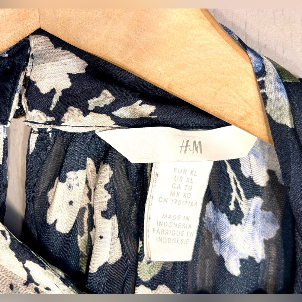 H&M Navy Floral Sheer Blouse - Picture 5 of 10